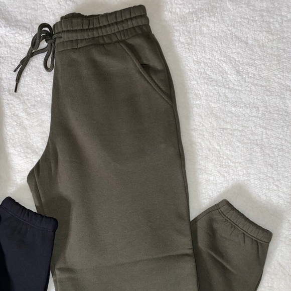 Bundle of Joggers/Sweats - Picture 3 of 4